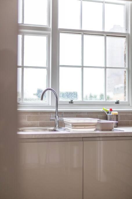 Spacious & Central 3-Bed Flat By Popular Waterloo! London Bagian luar foto