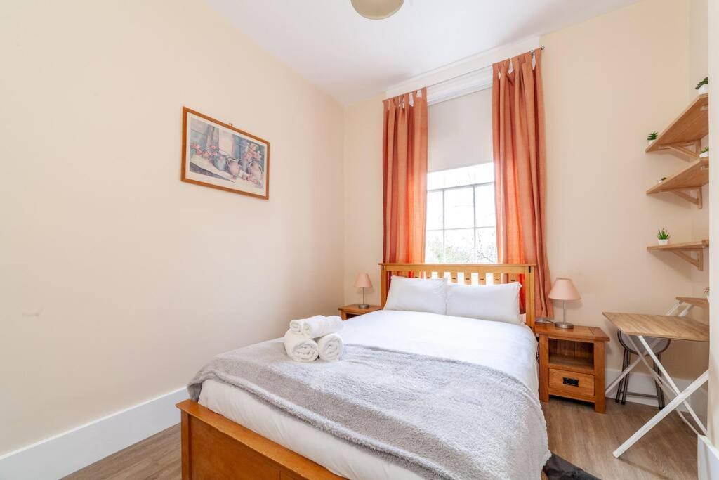 Spacious & Central 3-Bed Flat By Popular Waterloo! London Bagian luar foto