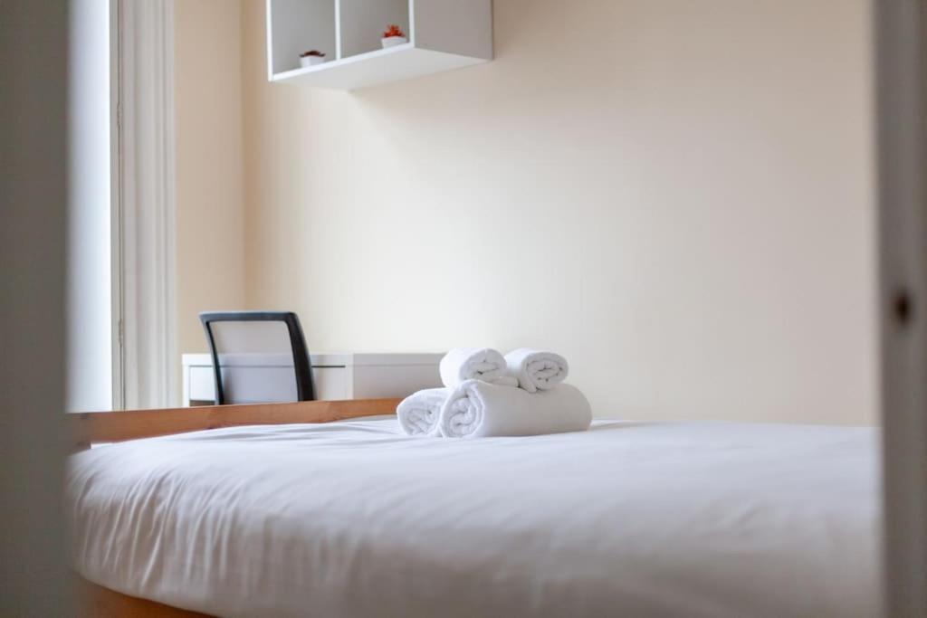 Spacious & Central 3-Bed Flat By Popular Waterloo! London Bagian luar foto