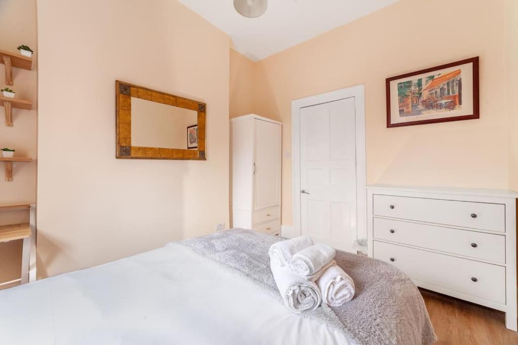 Spacious & Central 3-Bed Flat By Popular Waterloo! London Bagian luar foto